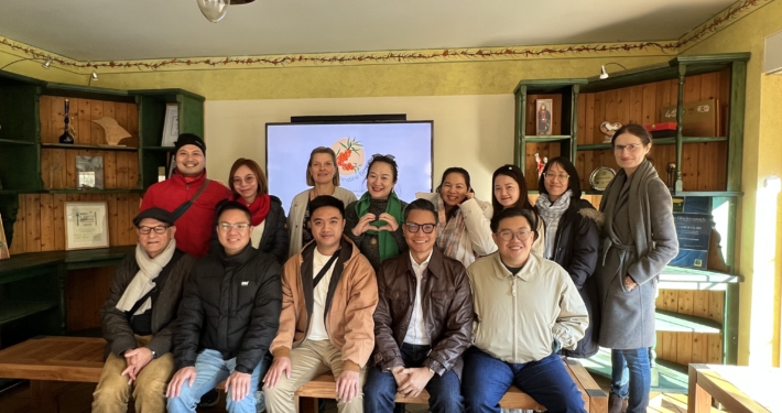 Manager-Gruppe aus Vietnam im Sanddorngarten Petzow